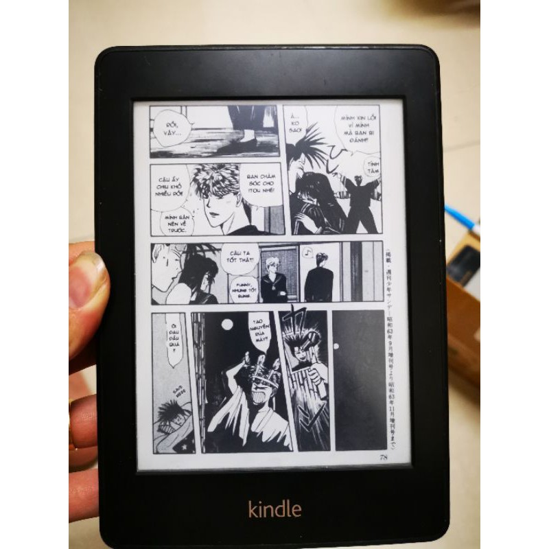 Máy đọc sách Kindle Paperwhite used máy ngoại hình xước xát, có đèn nền | BigBuy360 - bigbuy360.vn