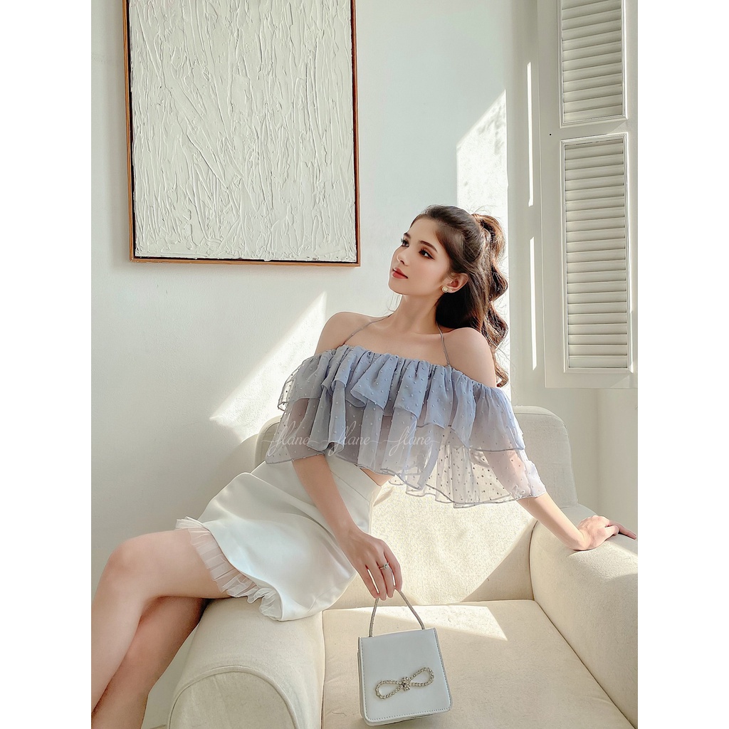 Áo voan ghi trễ vai chấm nổi + chân váy tappta trắng ren - Thiết kế Flane