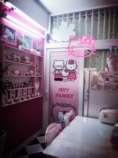 Combo sản phẩm decal dán hello kitty của khách