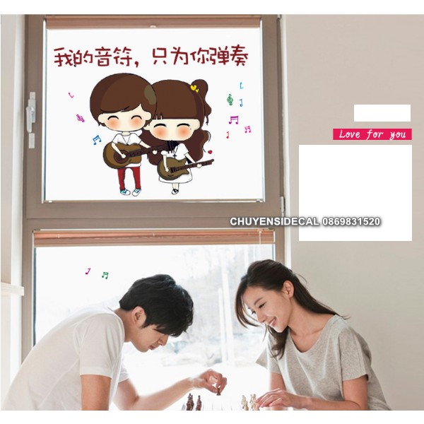 Decal trang trí tường - Tranh Chibi Cặp Đôi chơi đàn