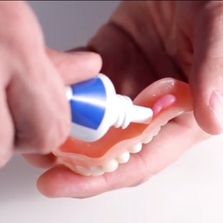 Keo dán răng giả Fixodent 68g