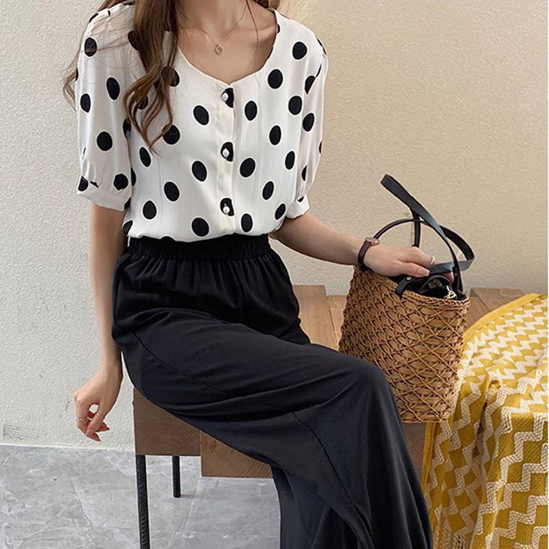 Áo Kiểu Chiffon Tay Ngắn Cổ Vuông Form Rộng Họa Tiết Chấm Bi Đơn Giản