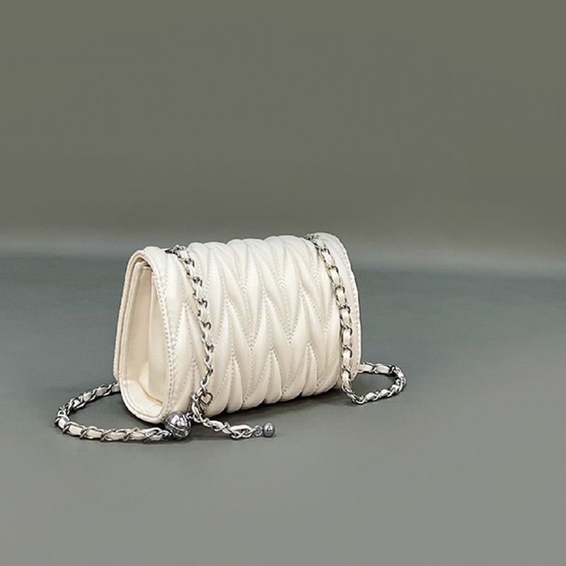 Túi xách IELGY màu trắng đính đá phối dây xích phong cách thời trang