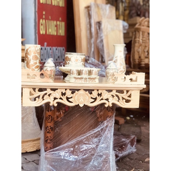 Bàn thờ treo tường gỗ sồi combo đồ sứ