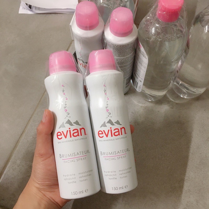 Xịt khoáng Evian 400ml
