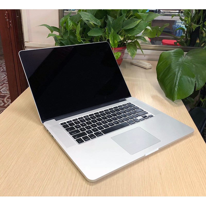 Macbook Pro Retina 15” 2014 mid linew