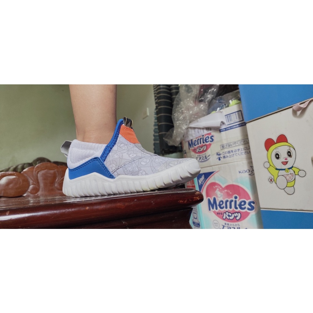 Giày adidas cho bé trai size 26-15cm