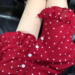 Đầm đỏ họa tiết trái tim