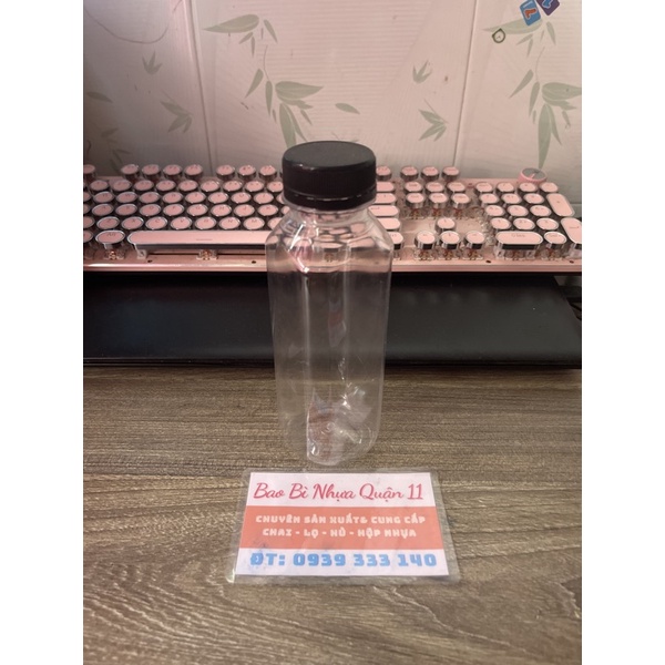 Bộ 50 chai nhựa vuông miệng rộng nắp đen 330ml