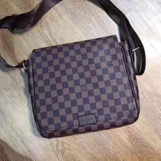 Túi đeo chéo lv hótt ghê 2019