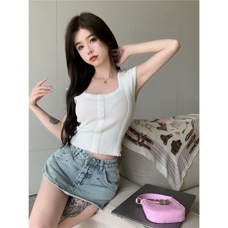 QKOOLE  Áo tank top Cổ Vuông Phối Hàng Nút Phong Cách Hàn Quốc Gợi Cảm