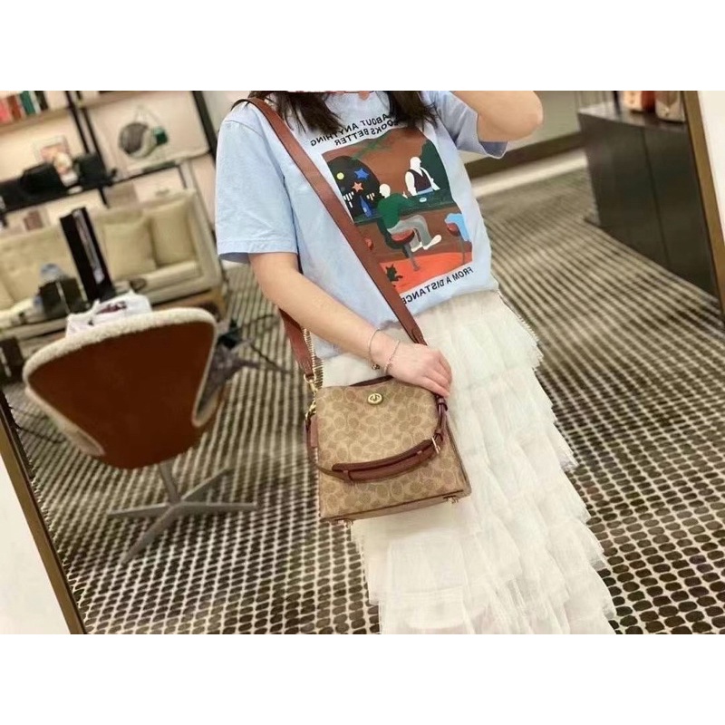 Túi Coach nữ đeo vai 2 size C2590 C3890