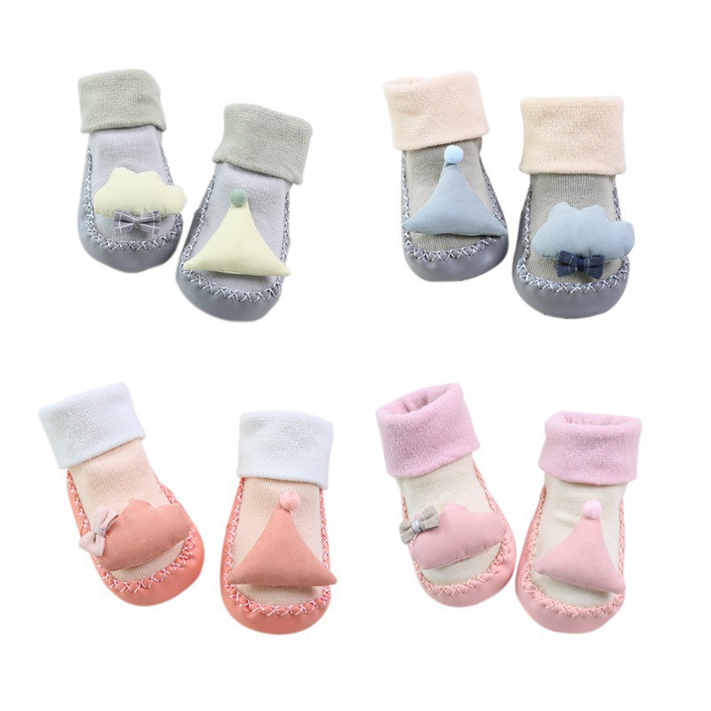 Đôi giày tất thiết kế dễ thương chống trượt cho bé