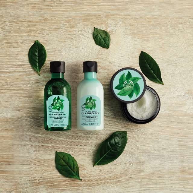 Tẩy tế bào chết cho da đầu The Body Shop Fuji Green Tea Refreshingly Purifying hair scrub 240ml | BigBuy360 - bigbuy360.vn