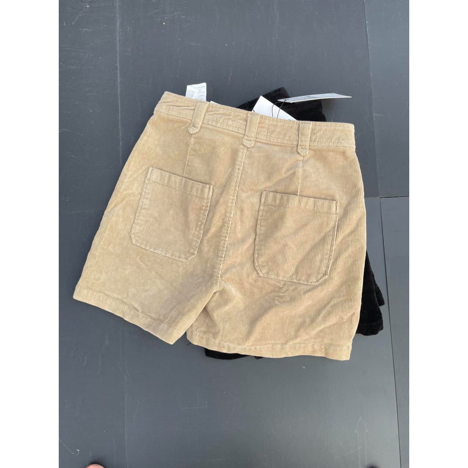 Quần short nhung cho mùa Thu Đông cực đẹp, hàng dư xịn nên form chuẩn
