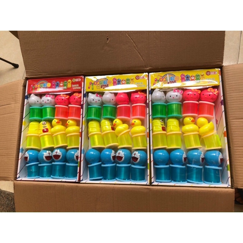 sỉ hộp 12 chiếc lò xo phát sáng hình con vậy có que cầm