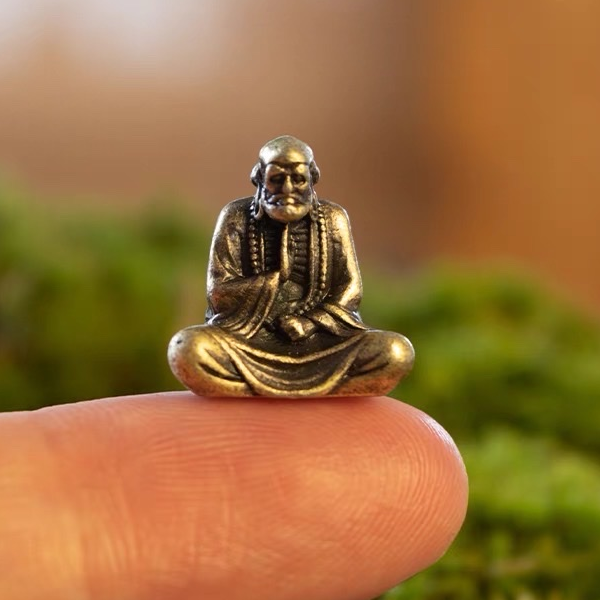 Tấn Lập chuyên Tượng đồng