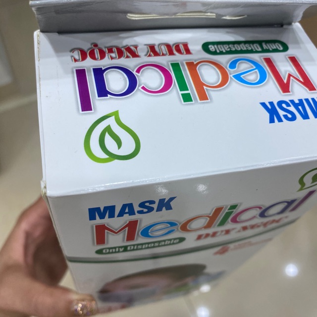 Khẩu Trang Y Tế Hộp 25 Chiếc (loại 4 lớp)