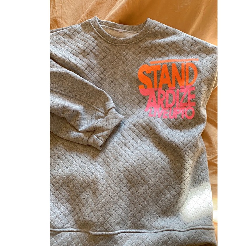 Áo Sweater Nữ Cổ Tròn Dài Trung Bình In Chữ Khối Màu Mới | BigBuy360 - bigbuy360.vn