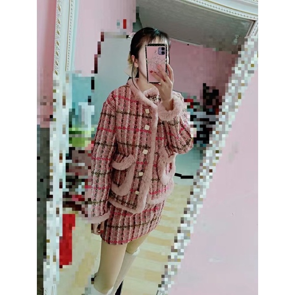 Set áo khoác viền lông mịn kèm chân váy sợi