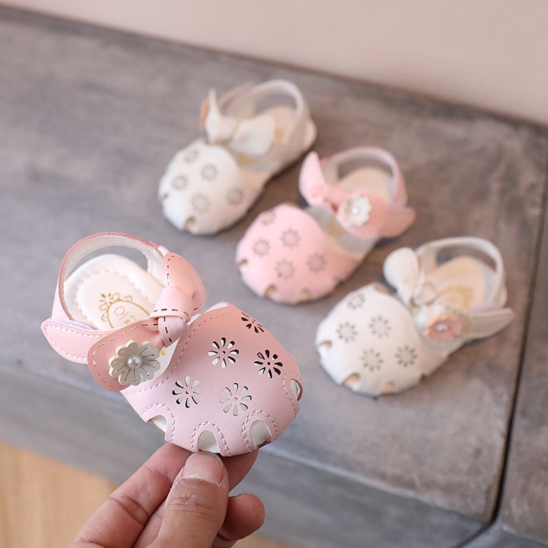 Sandal thắt nơ hoa cho bé tập đi siêu nhẹ mềm êm mã SDD5