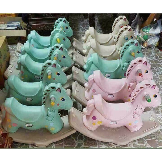 Ngựa có nhạc bập bênh