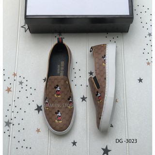 GIẦY LƯỜI NAM  - DA  NGUYÊN TẤM  , ĐẾ CAO SU NON 'MÃ DG -3023' MÀU nâu in hình micky TINH TẾ-  BẢO HÀNH 12