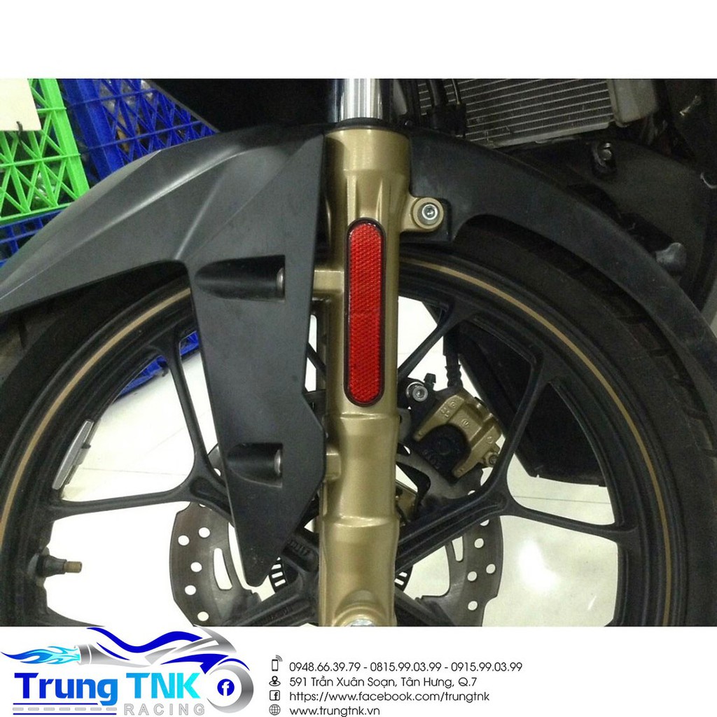 Mắt mèo phản quang dán phuộc.