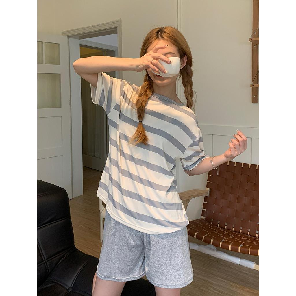 Bộ Đồ Ngủ Ngắn Tay Dáng Rộng Họa Tiết Kẻ Sọc Nhiều Màu Sắc Mã 63969