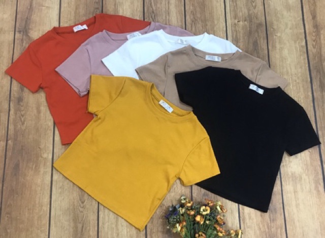 Áo phông croptop trơn ôm tôn dáng