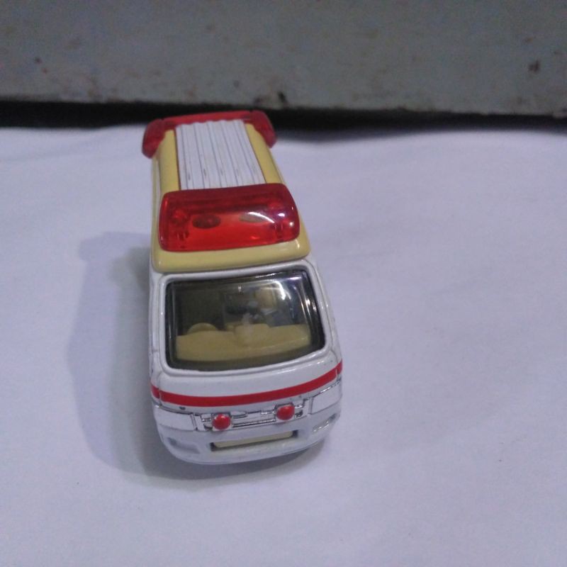 Xe Tomica cấp cứu hàng hiếm , xe đẹp như hình