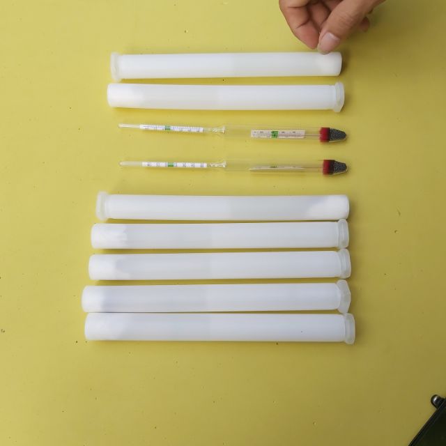 Ống đo mặn lớn .