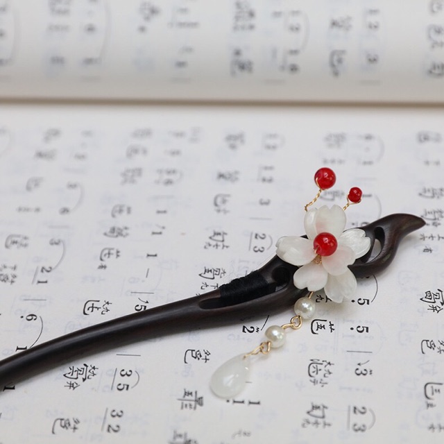 Trâm cổ trang cao cấp đính hoa nhuỵ đỏ