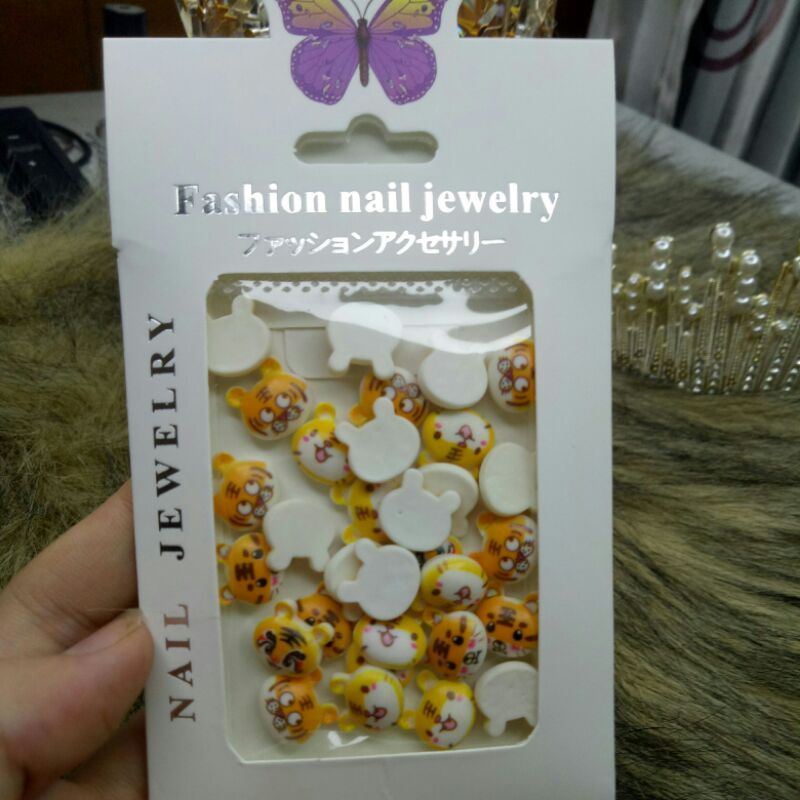 Set charm con hổ gắn móng(freeship)