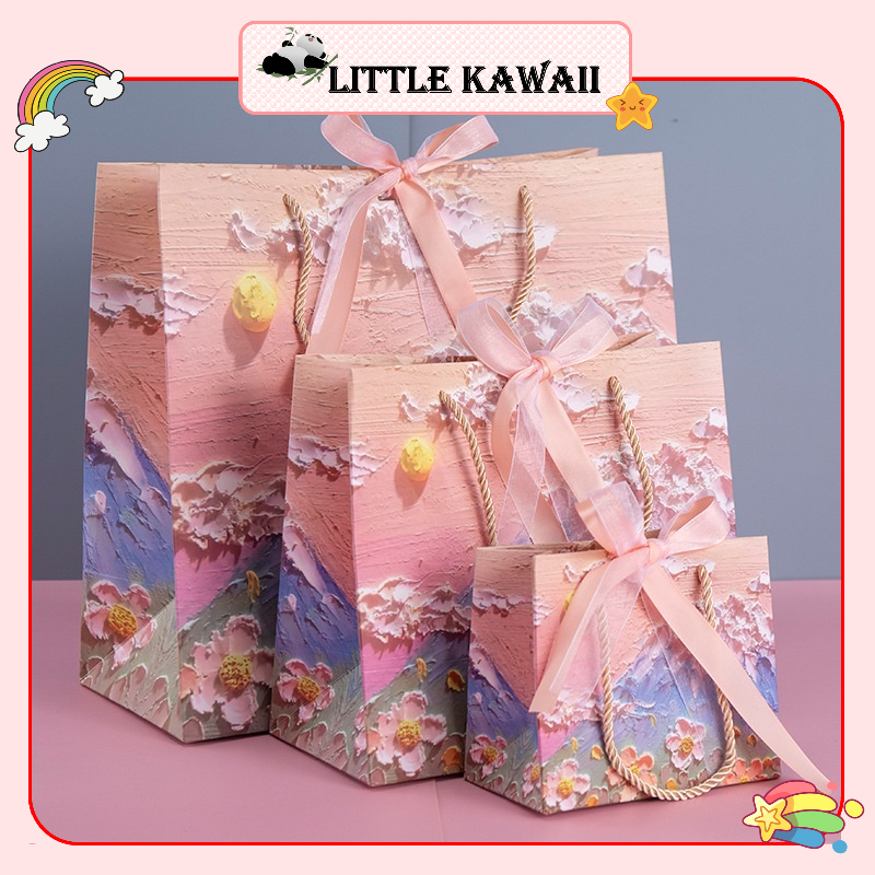 Túi giấy đựng quà ngang tranh hoa nghệ thuật