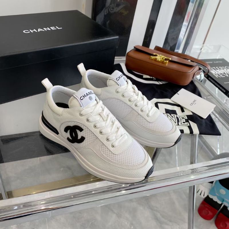 Giày thể thao chanel 2021 đi cùng với những thay đổi mới nhưng giá cả thì không đổi