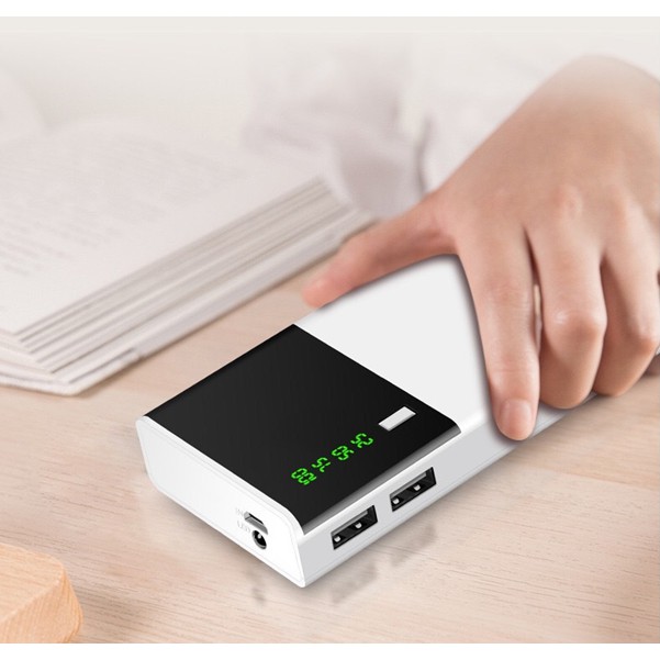 Sạc Dự Phòng 20000mAh Tích Hợp Sạc Nhanh, Mặt Kính hiển thị pin. 2 cổng USB Có Đèn nhỏ gọn tiện lợi