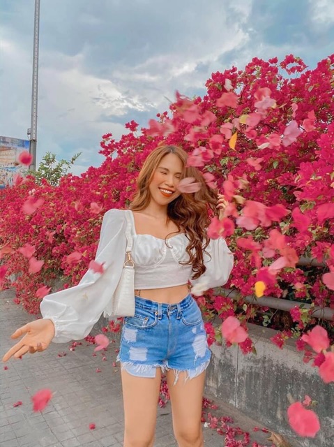 Áo croptop trắng cúp ngực nơ lưng | BigBuy360 - bigbuy360.vn