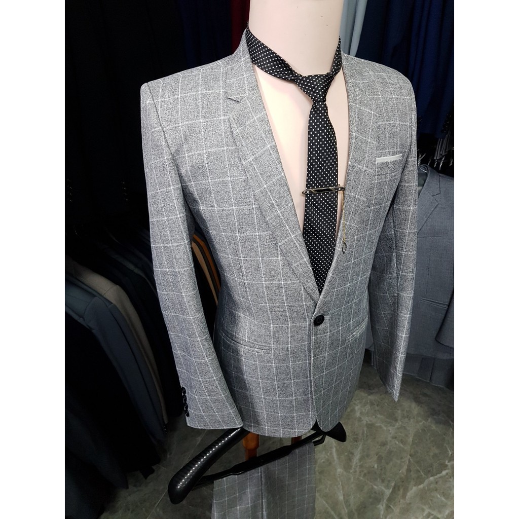 Bộ vest nam ôm body tông xám sọc ca rô chất vải dày mịn + cà vạt chấm bi + kẹp