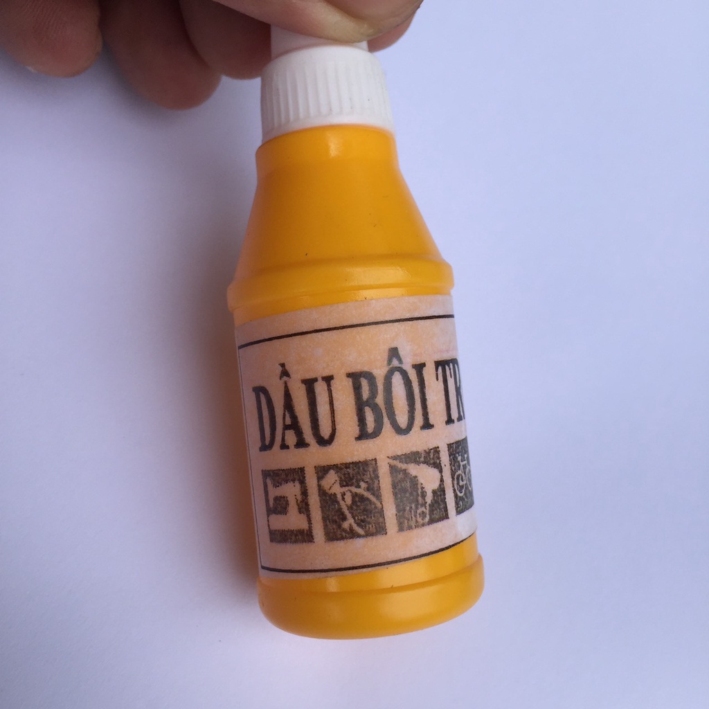 Dầu tra quạt điện ,máy khâu, tông đơ và các thiết bị động cơ chuyên dụng