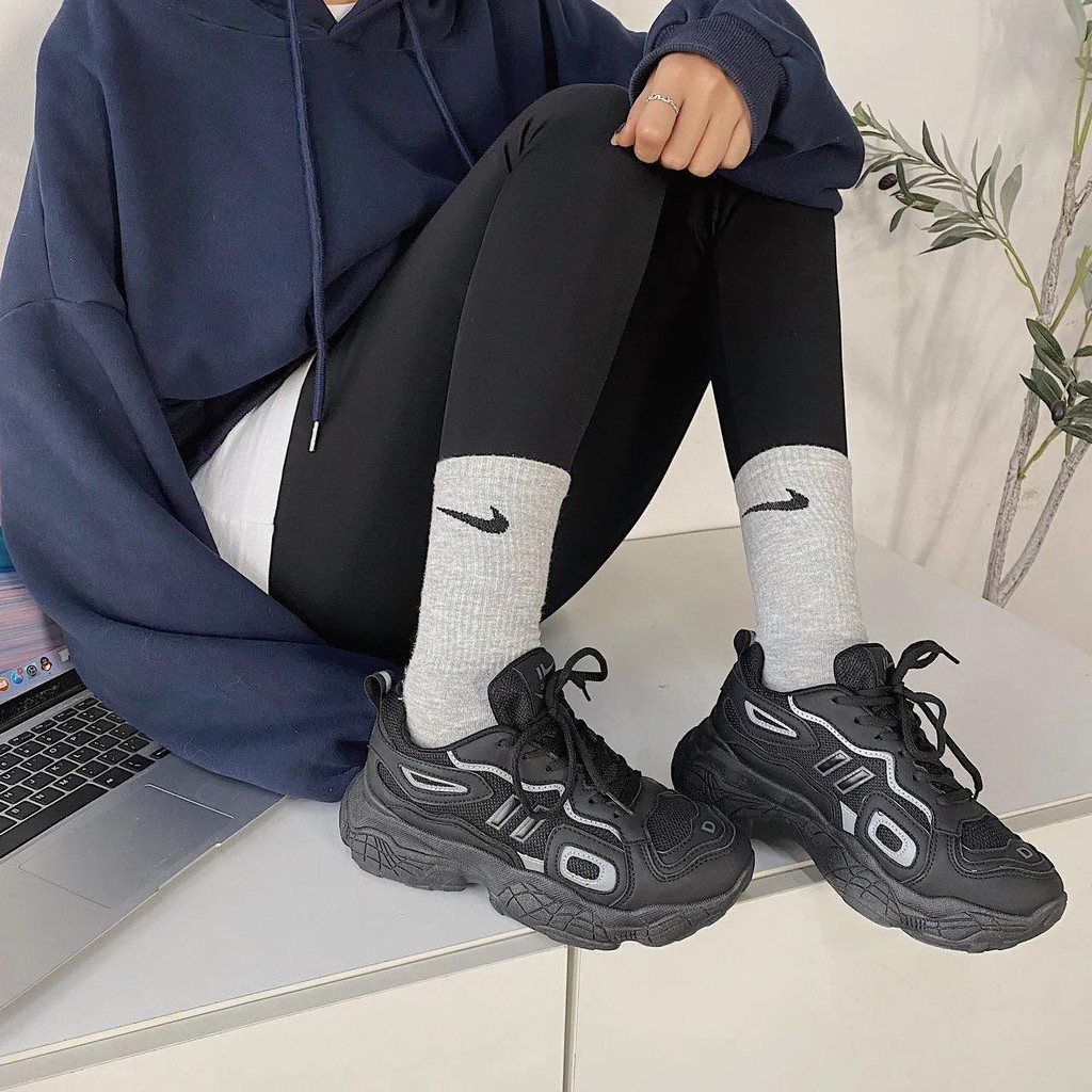 (order)( sẵn màu kem size 37)giày sneaker quảng châu