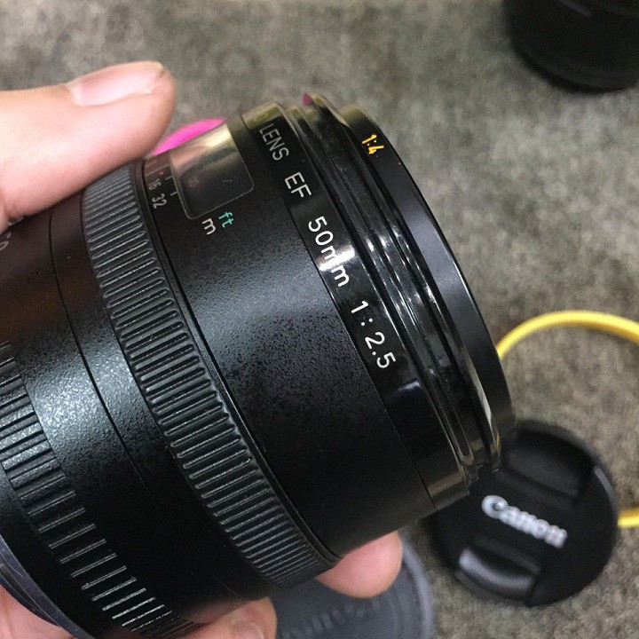 Ống kính canon EF 50f2.5 Macro chuyên chụp sản phẩm và chân dung