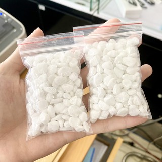 Đá trắng trang trí bể cá