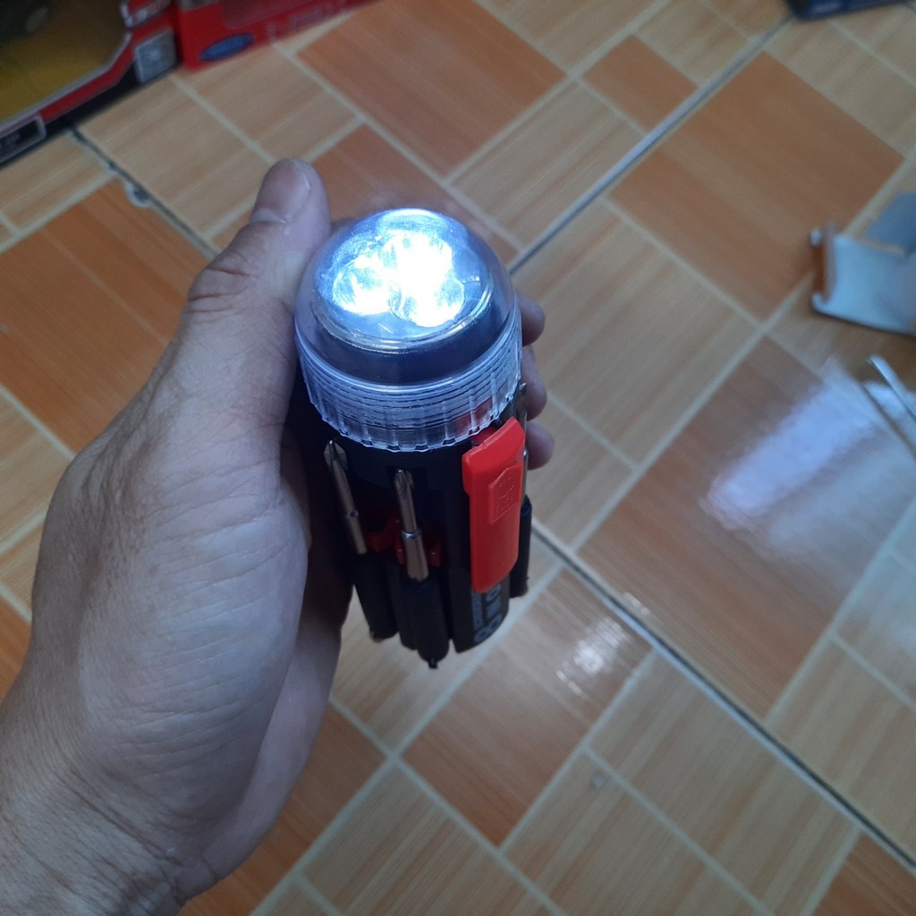 Tô vít đa năng 8 trong 1 có đèn chiếu sáng