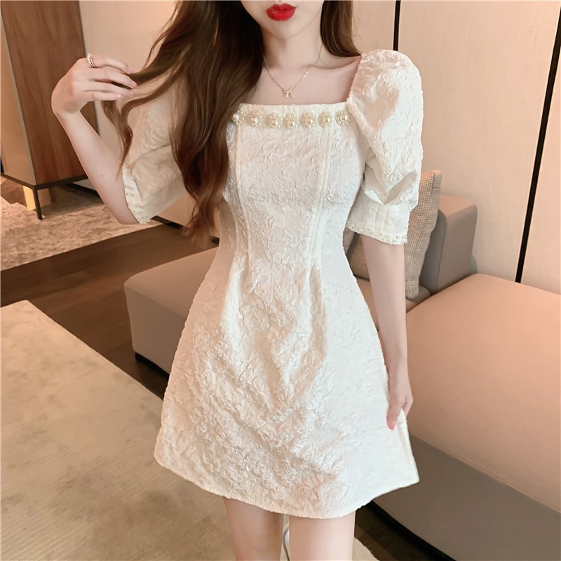 Váy Dự Tiệc Tay Phồng, Cổ Vuông Đính Hạt Sang Trọng