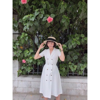 Váy cổ vest