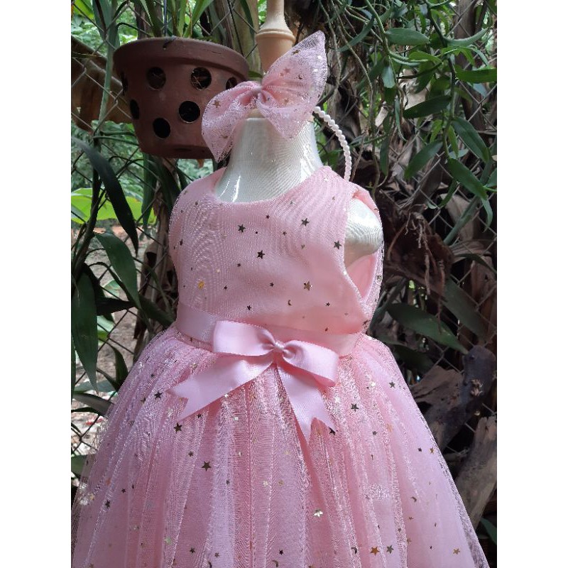 Váy sao xinh lung linh cho bé