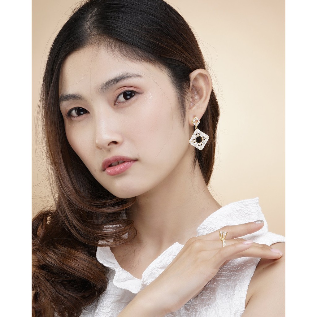 Bông tai nữ UHA mạ vàng 18K , đính kim cương nhân tạo B1114157-155