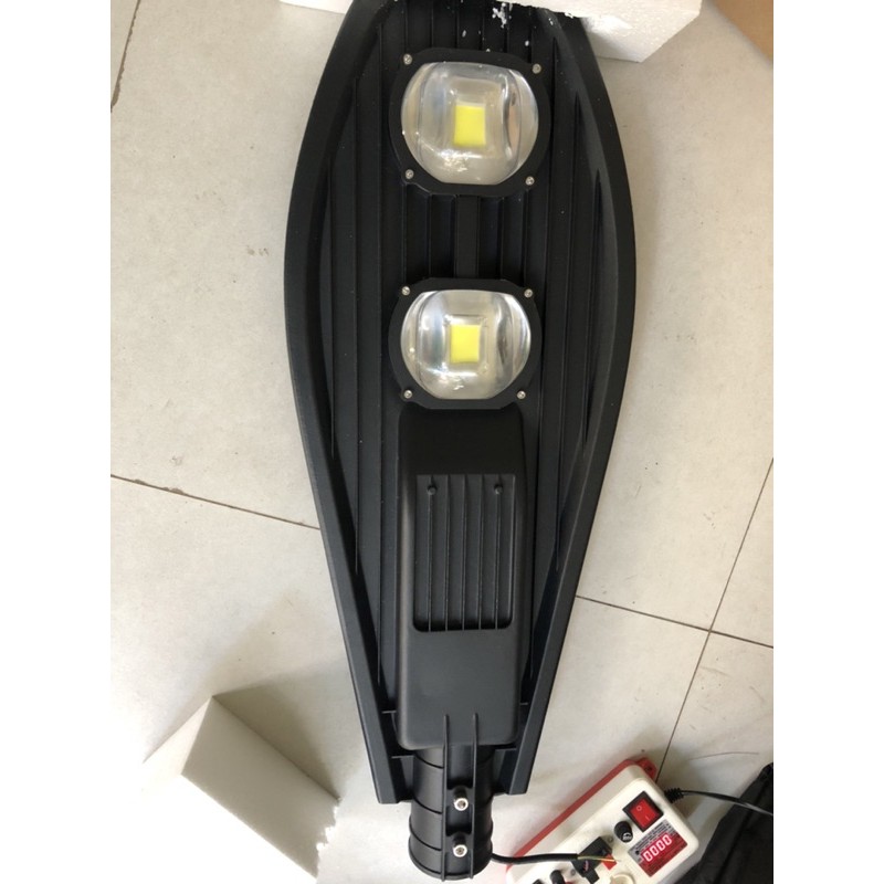 ĐÈN ĐƯỜNG HÌNH CHIẾC LÁ CÔNG SUẤT 100W