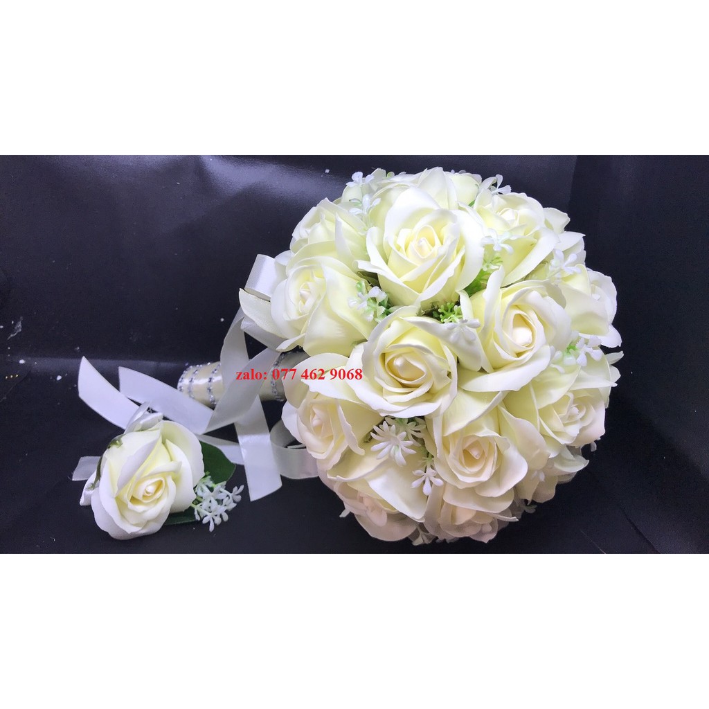 Hoa cầm tay cô dâu bằng sáp cao cấp